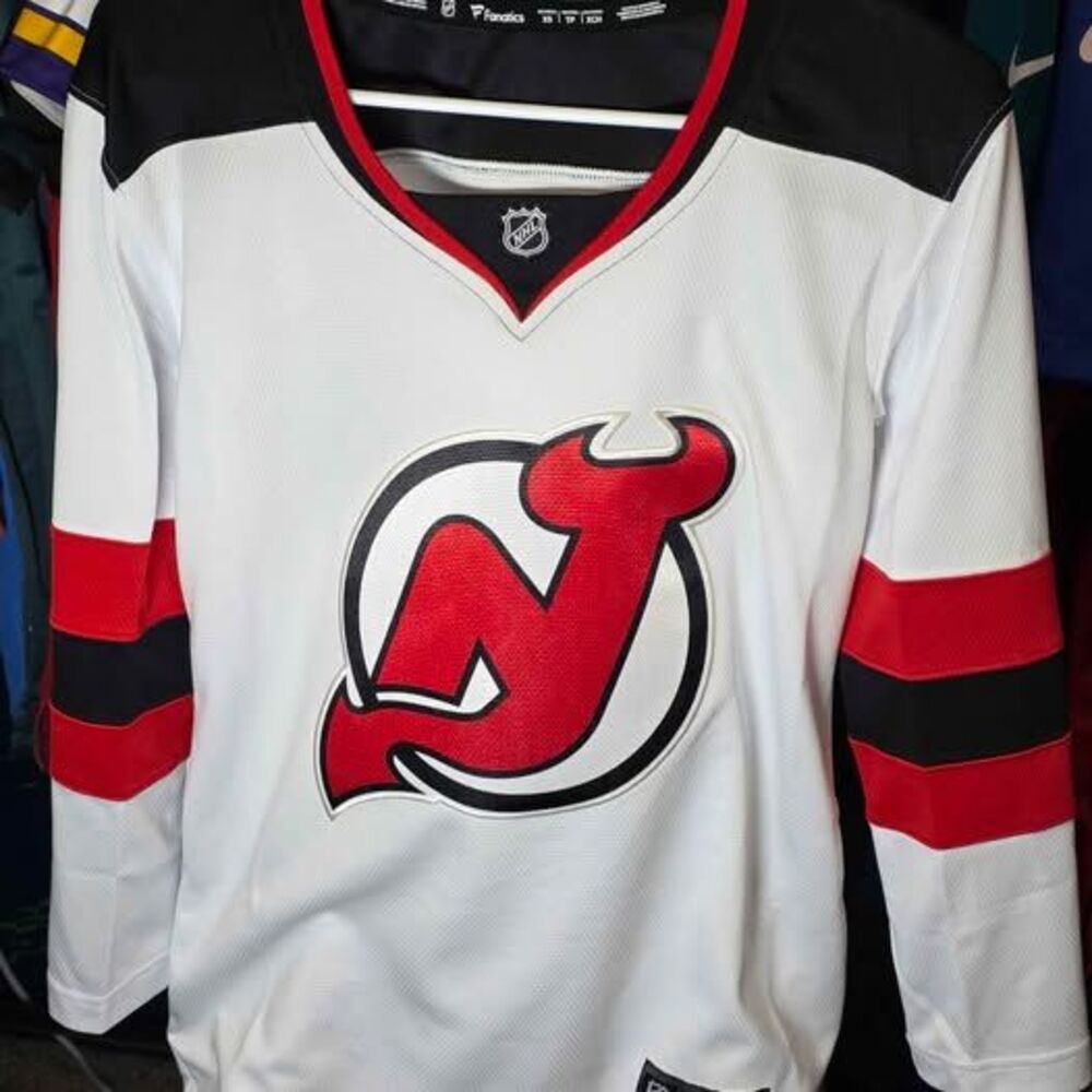 New Jersey Devils Team Womens XS Fanatics NHL Jersey